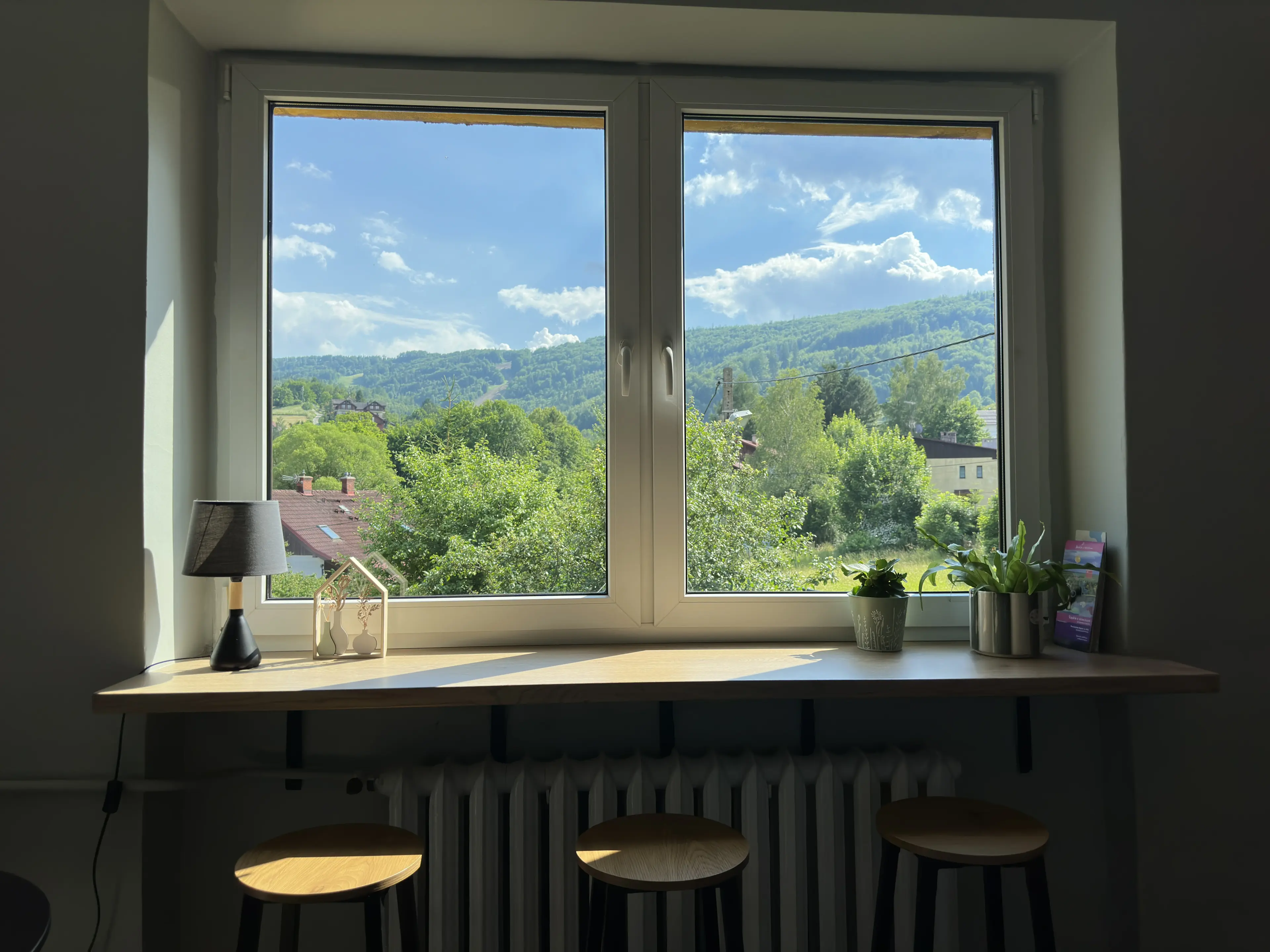 Ein sommerlicher Blick aus der Küche